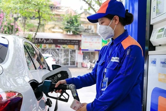 Thủ tướng yêu cầu tập trung các giải pháp bảo đảm cung ứng đủ xăng dầu