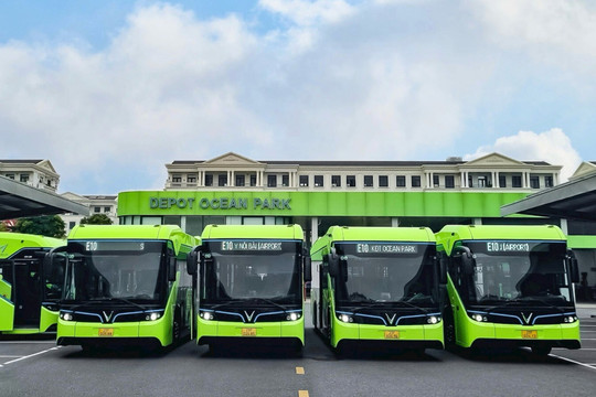 Chính thức có xe buýt điện VinBus kết nối nội đô Hà Nội tới sân bay Nội Bài
