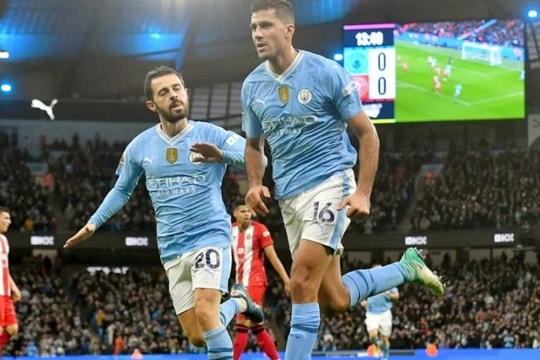 Man City kết thúc năm 2023 trong viên mãn