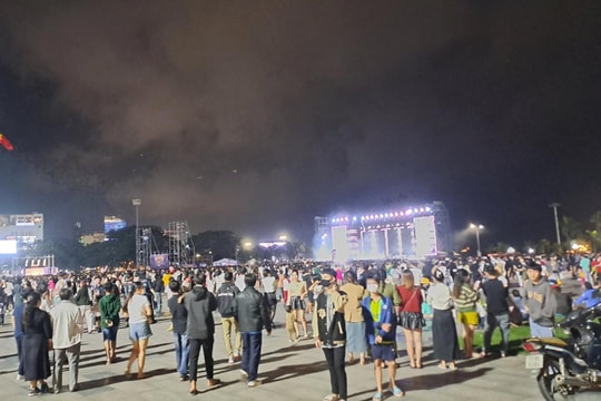 Tưng bừng Đêm nhạc hội chào đón năm mới 2024 “Quy Nhon New Year Countdown 2024” tại Bình Định