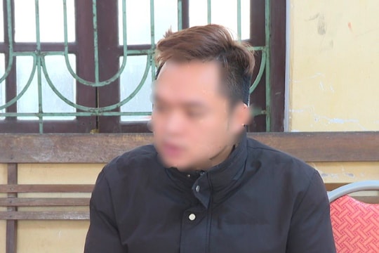 Dùng dao khống chế nhân viên siêu thị để cướp tài sản