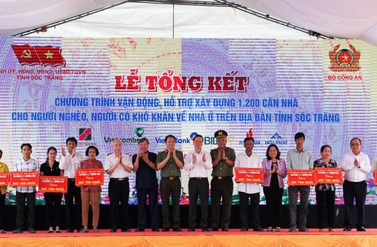 Sóc Trăng: Tổng kết chương trình xây dựng nhà cho người nghèo