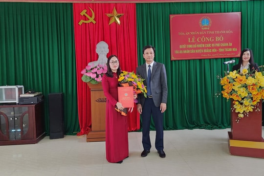 Trao Quyết định bổ nhiệm chức vụ Phó Chánh án TAND huyện Hoằng Hóa