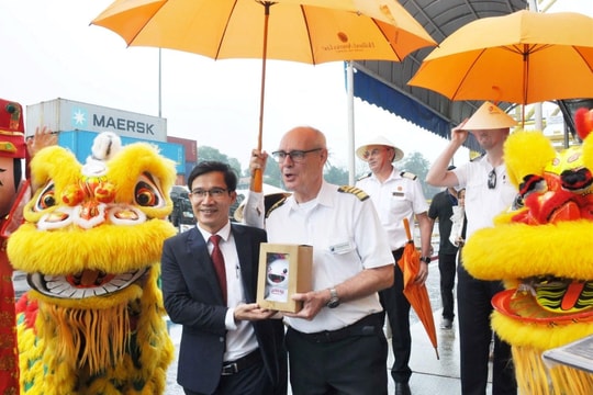 Hơn 2.000 khách du lịch tàu biển đến Đà Nẵng
