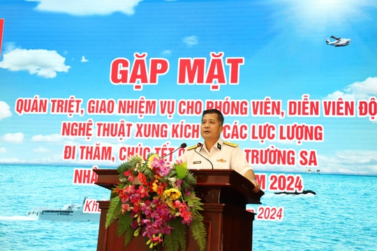 Gặp mặt phóng viên tham gia tác nghiệp tại quần đảo Trường Sa