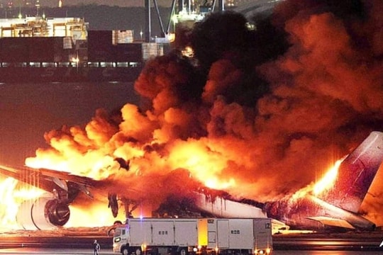 Quy tắc an toàn 'được viết bằng máu' đã cứu sống hành khách trong vụ tai nạn máy bay ở Tokyo