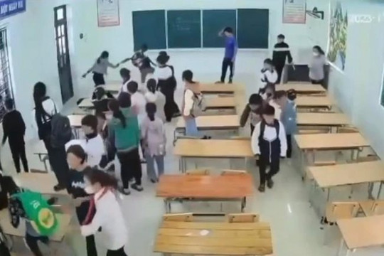 Kỷ luật Hiệu trưởng, giáo viên trong vụ học sinh “quây” cô giáo ở Tuyên Quang