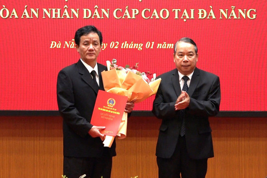 Trao quyết định bổ nhiệm Chánh tòa, Tòa Hình sự TANDCC tại Đà Nẵng