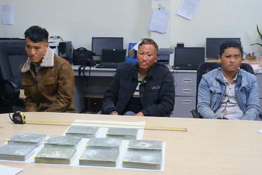 Phá chuyên án, bắt giữ 3 đối tượng cùng 10 bánh heroin