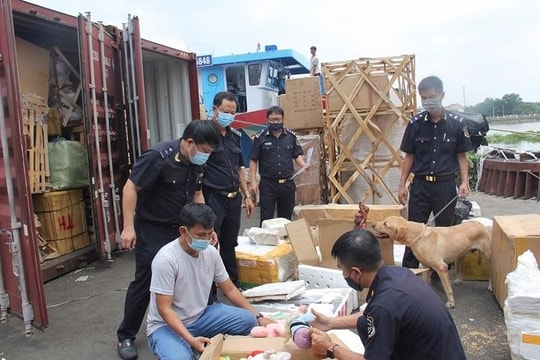 TPHCM: Tăng cường chống buôn lậu, gian lận thương mại và hàng giả trước, trong và sau Tết Nguyên đán Giáp Thìn