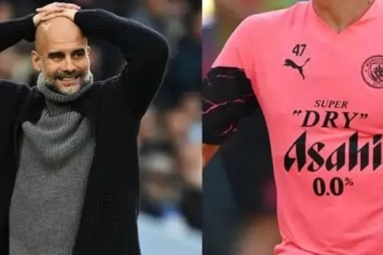 Sóng gió ngoài sân cỏ "bủa vây" Man City