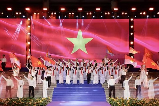 Khí thế, hào hùng Chương trình Kỷ niệm 74 năm Ngày truyền thống học sinh, sinh viên