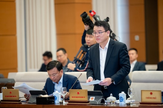 Cấp điện cho Côn Đảo bằng dự án đặc thù