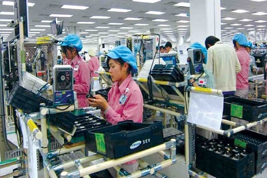Nhập khẩu điện thoại và linh kiện giảm gần 59%