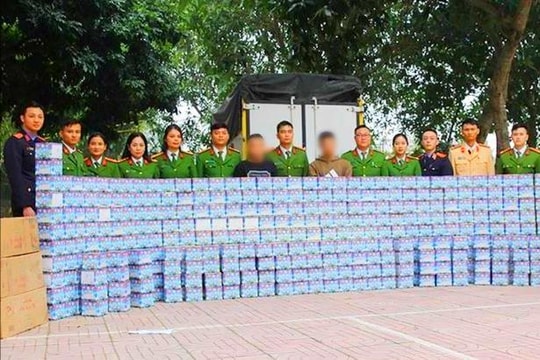 Mua bán trái phép lượng lớn pháo nổ từ nước ngoài về Việt Nam 