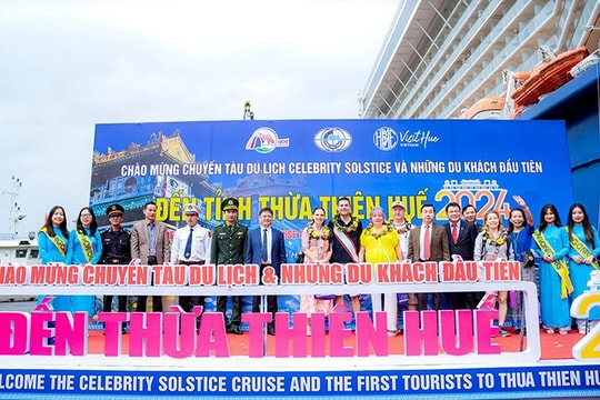 Huế: Đón 2.700 khách du lịch bằng đường hàng hải đầu tiên năm 2024