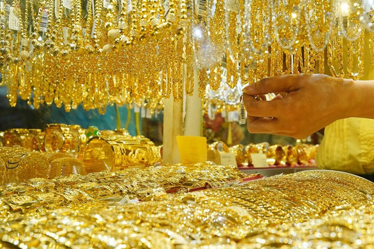 Phiên đầu tuần, giá vàng SJC điều chỉnh giảm mạnh