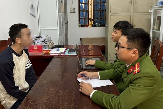 Hai anh em họ rủ nhau mua bán pháo nổ