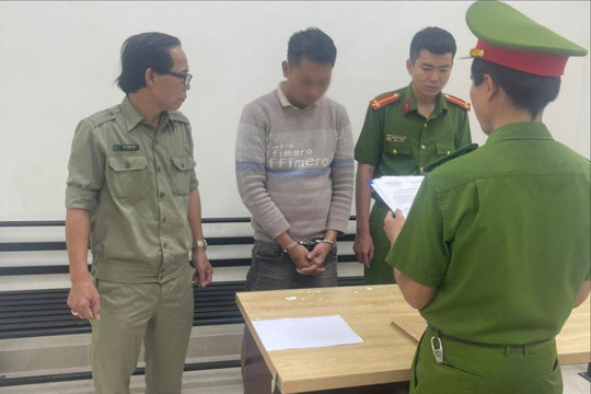 Dùng kiếm chém nạn nhân đứt lìa 4 ngón tay