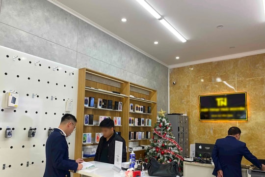 Thu giữ lô điện thoại Iphone đã qua sử dụng không có hoá đơn, chứng từ