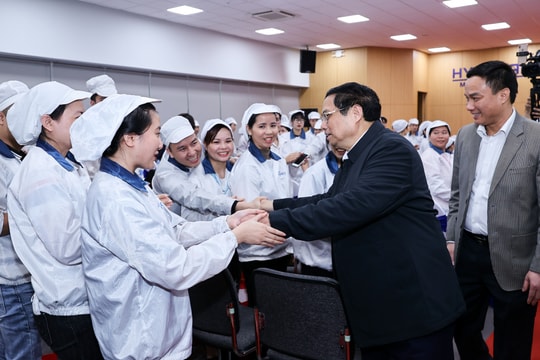 Thủ tướng: Không để ai không có Tết, không có ai bị bỏ lại phía sau