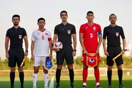 Các cầu thủ ĐT Việt Nam đều được 'thử chân' ở trận thua Kyrgyzstan