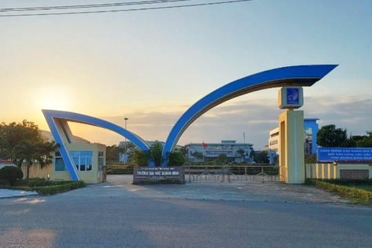 Hỗ trợ giải quyết khó khăn cho Trường Đại học Quảng Bình sau vụ nợ lương