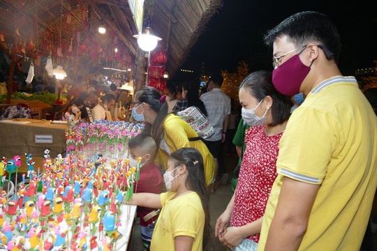 Lễ hội Tết Việt hướng đến chăm lo cho người dân nghèo, trẻ em cơ nhỡ