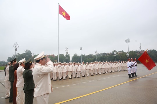 Công an TP Hà Nội báo công dâng Bác