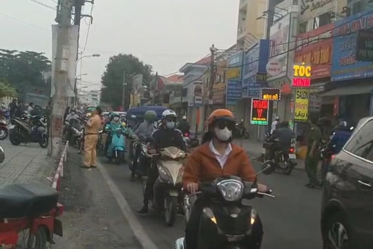 Tai nạn giữa xe máy và xe ba gác , một người tử vong