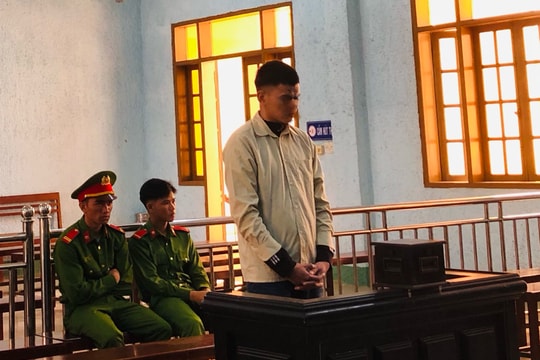 Đâm bạn nhậu trọng thương vì mâu thuẫn về việc xin thuốc lá