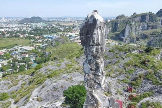 Chênh vênh Hòn Vọng Phu