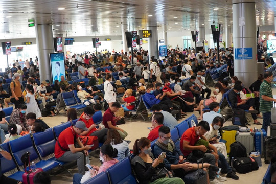 Bổ sung gần 500 chuyến nhưng nhiều đường bay vẫn "cạn vé"