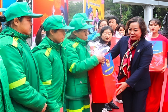 Ấm áp 'Tết sum vầy - Xuân chia sẻ' cho người lao động có hoàn cảnh khó khăn