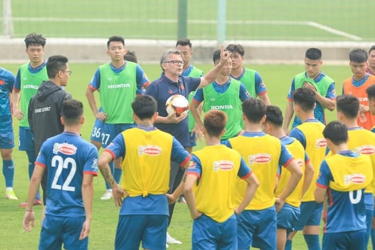 HLV Troussier bắt đầu quá trình "lọc quân" tại ĐT Việt Nam