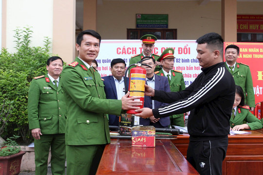 Hiệu quả từ chương trình đổi vũ khí, vật liệu nổ lấy bình chữa cháy