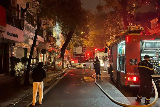 Cháy nhà ở phố cổ Hà Nội, 4 người thiệt mạng