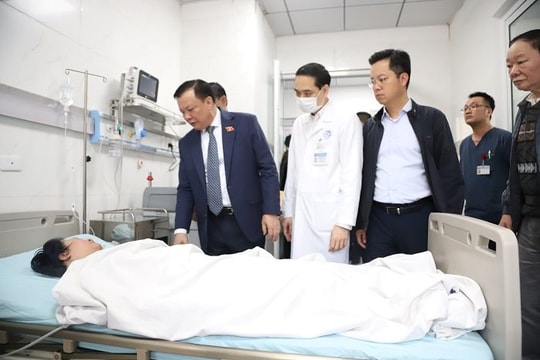 Bí thư Thành uỷ Hà Nội thăm hỏi, động viên nạn nhân vụ cháy tiệm hoa khiến 4 người tử vong
