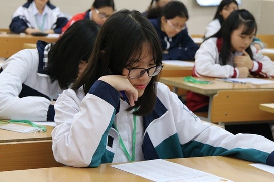 Học sinh trung học cơ sở Hà Nội tranh tài thi Olympic Tiếng Anh
