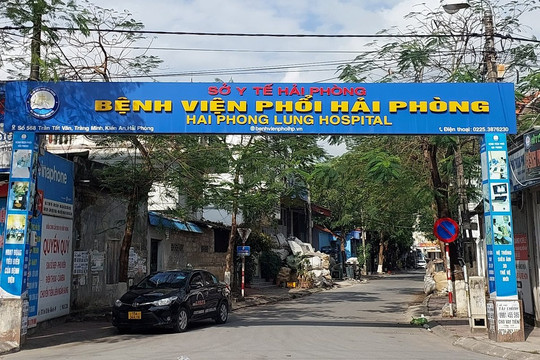 Nguyên Giám đốc, Phó Giám đốc Bệnh viện Phổi Hải Phòng nghiêm túc kiểm điểm