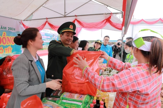Xuân Biên phòng - Ấm lòng dân bản