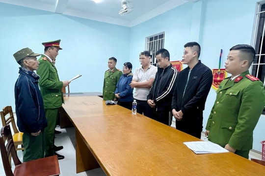 Khởi tố 7 đối tượng trong đường dây đánh bạc