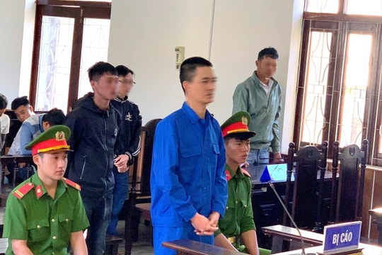 Dùng dao chém người trọng thương