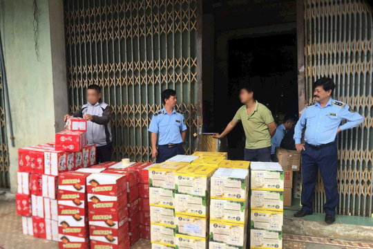 Tạm giữ hơn 11.000 sản phẩm bánh ngọt do nước ngoài sản xuất