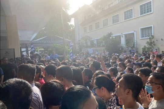 Hà Nội: Sẽ chấm dứt cảnh phụ huynh xếp hàng từ nửa đêm để nộp hồ sơ vào lớp 10