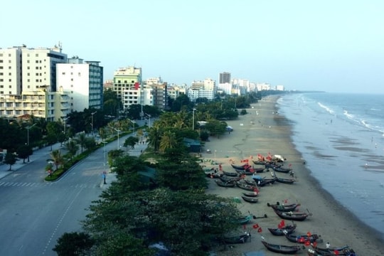 Du lịch Sầm Sơn bao giờ hết cảnh mùa vụ?