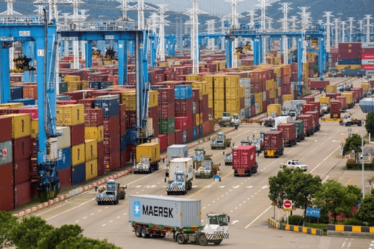 Trị giá xuất nhập khẩu năm 2023 cán mốc gần 700 tỷ USD