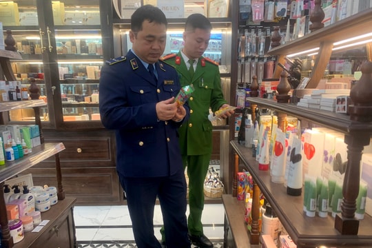 Xử phạt 2 cơ sở kinh doanh vi phạm hoạt động thương mại điện tử