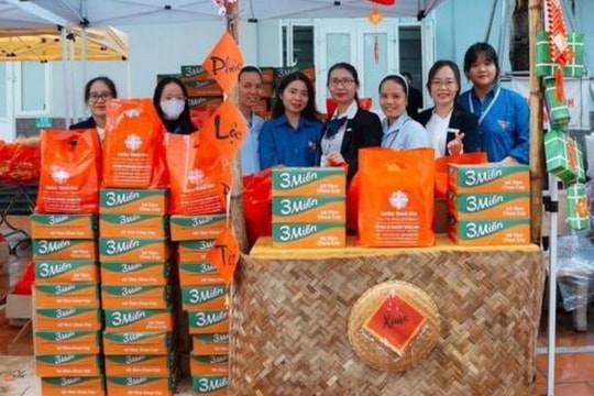 Phiên chợ 0 đồng hỗ trợ bệnh nhân nghèo