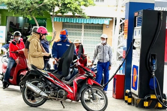 Giá xăng vượt 22.000 đồng/lít từ 15h chiều nay (18/1)